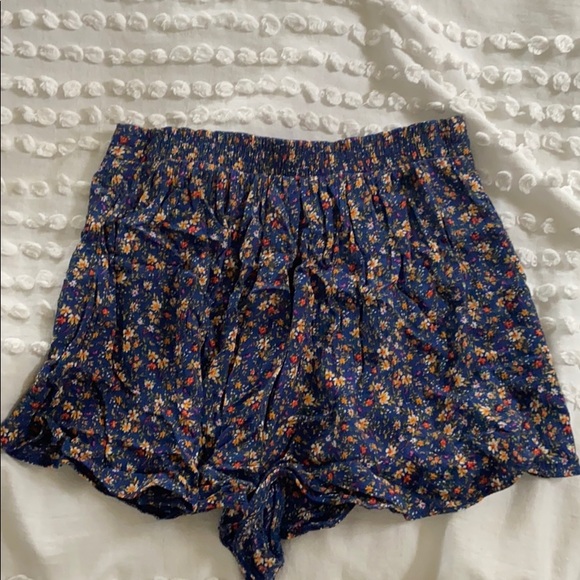 Floral Shorts - Picture 2 of 2